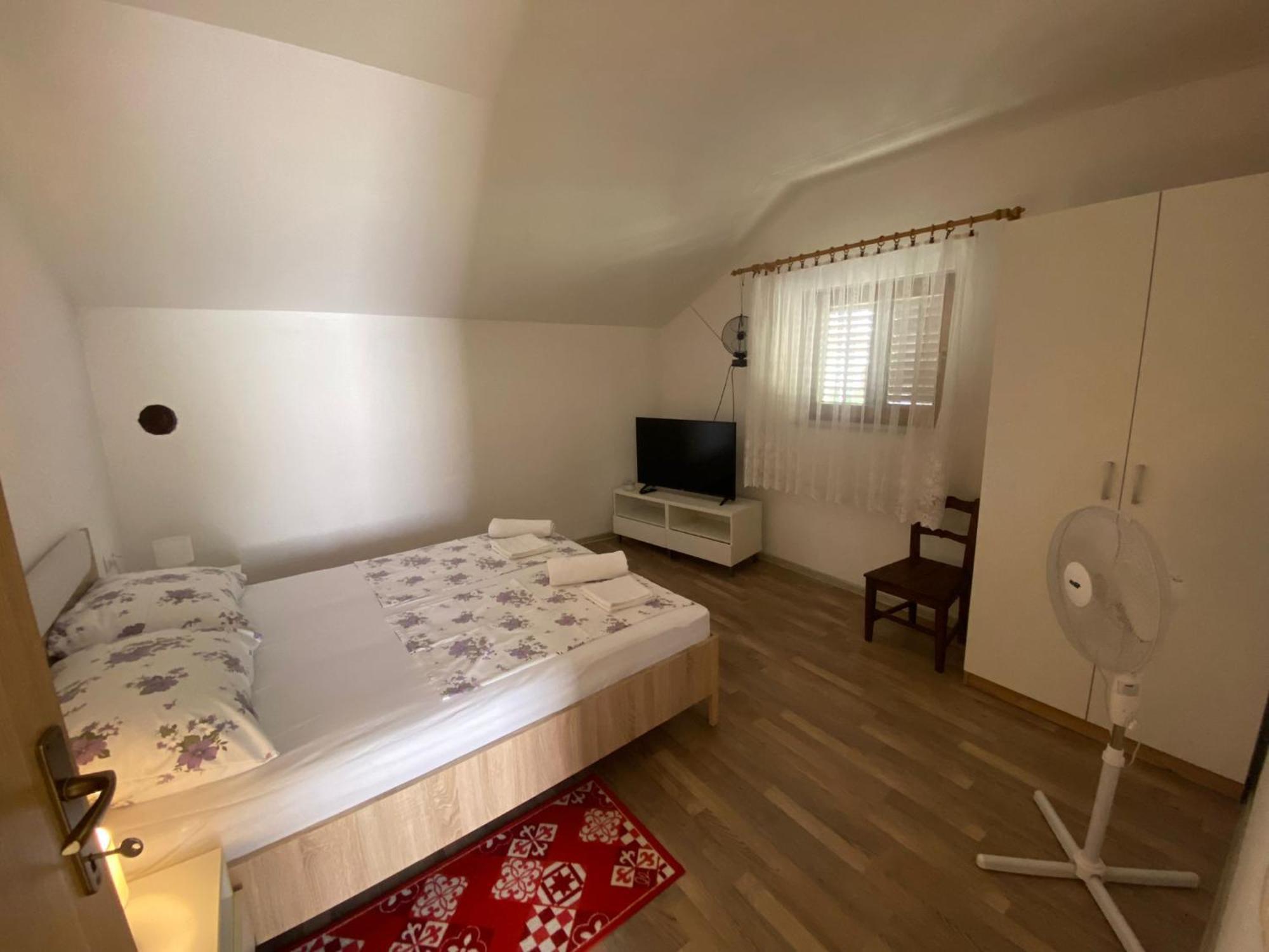 Apartmani Anka กอร์นยิ คาริน ภายนอก รูปภาพ