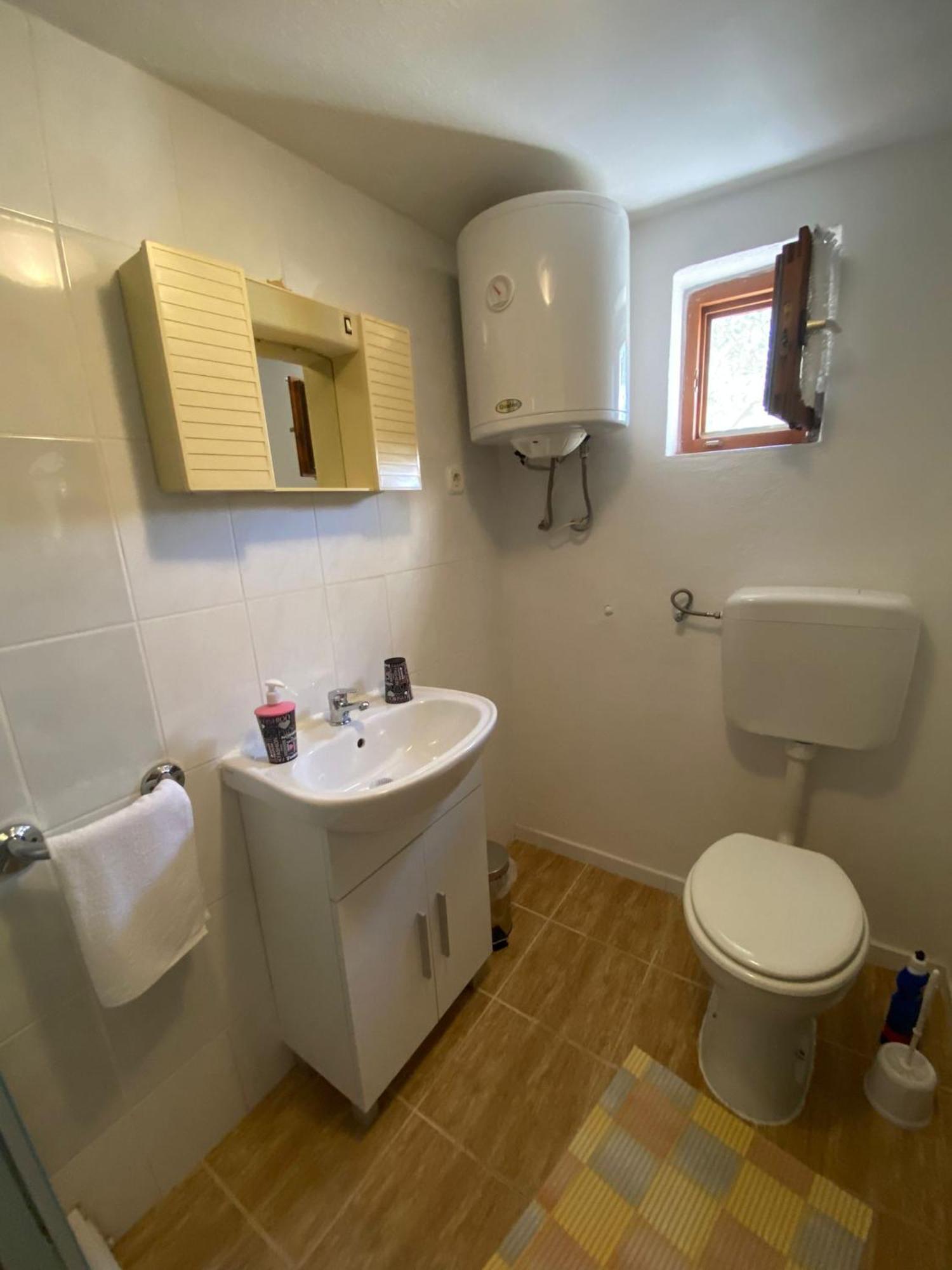 Apartmani Anka กอร์นยิ คาริน ภายนอก รูปภาพ