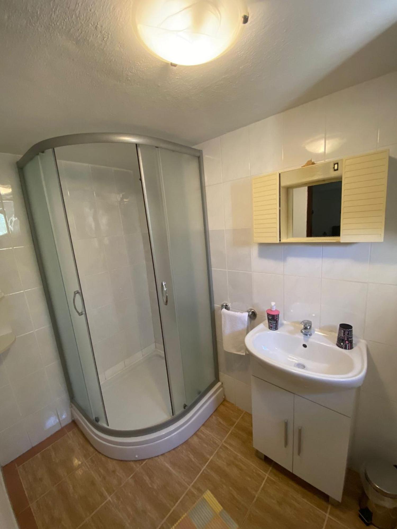Apartmani Anka กอร์นยิ คาริน ภายนอก รูปภาพ